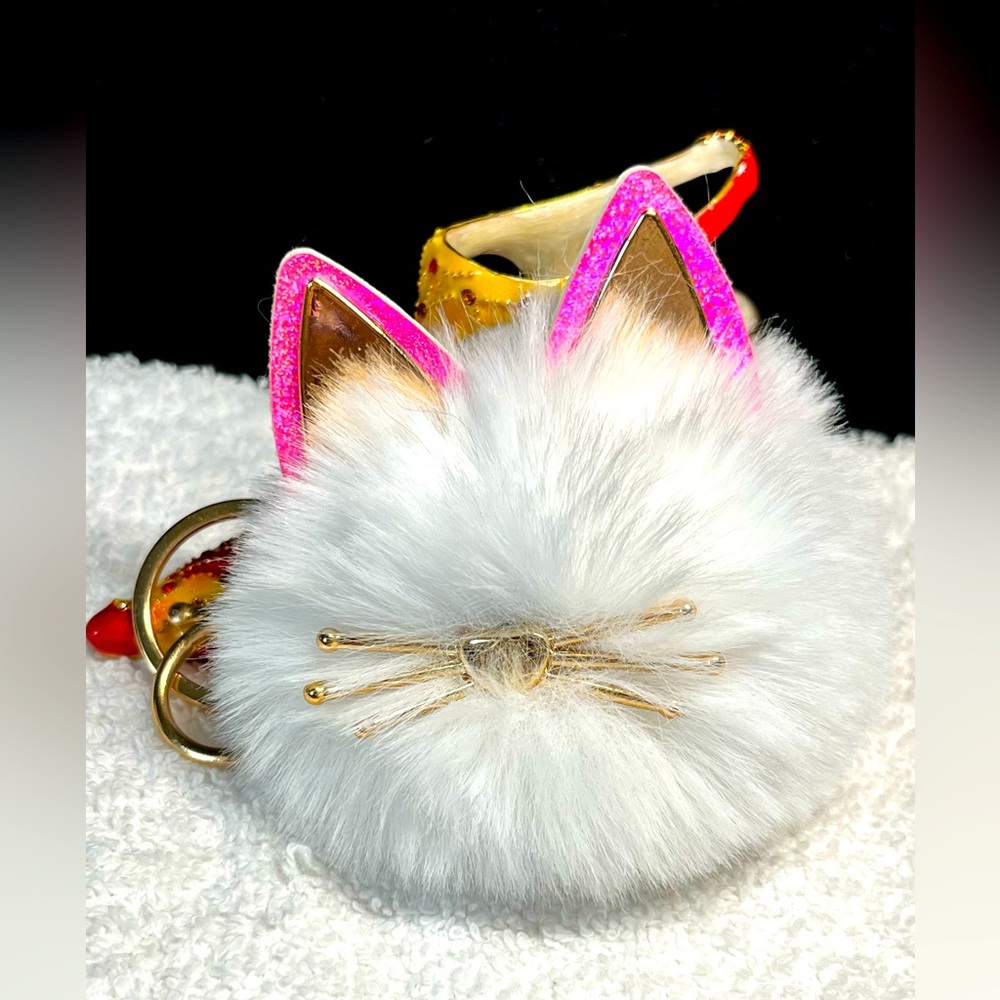 2/20 White and pink  Fun fur keychain cat -pet lover
